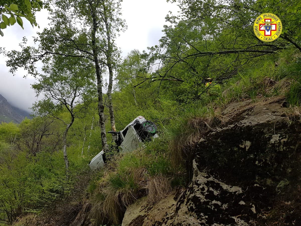 L'auto va in panne e cade nella scarpata: donna ferita in codice giallo al CTO