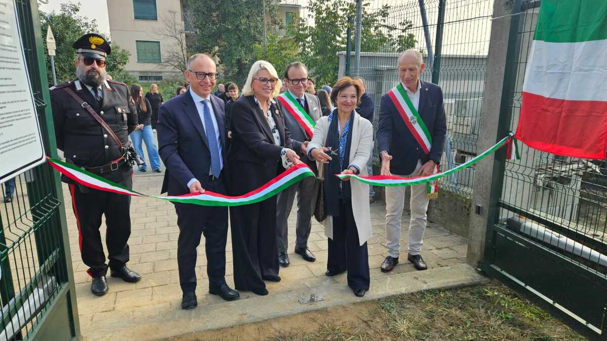 A Cerrione si inaugura il campetto dedicato a Lella Lombardi, premiati anche gli studenti più meritevoli FOTO