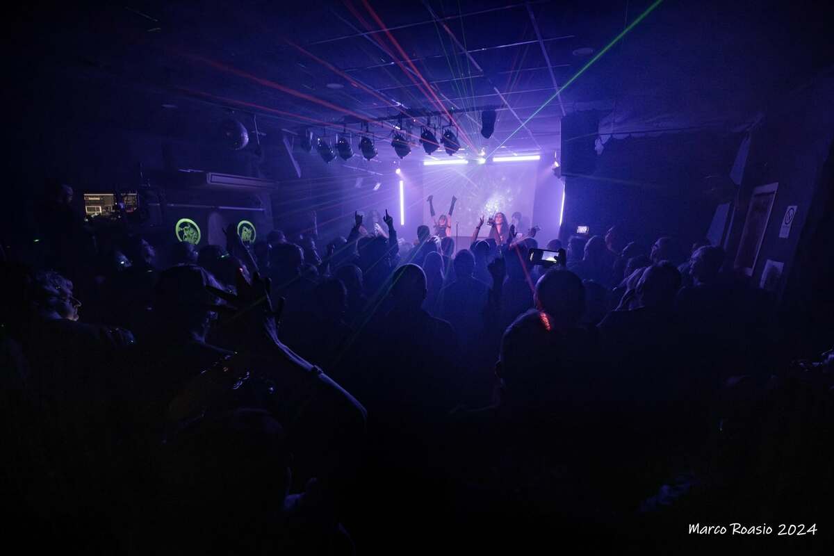 Paradosso Crans-Montana: capienza tagliata a 35 posti, chiude lo Ziggy Club 