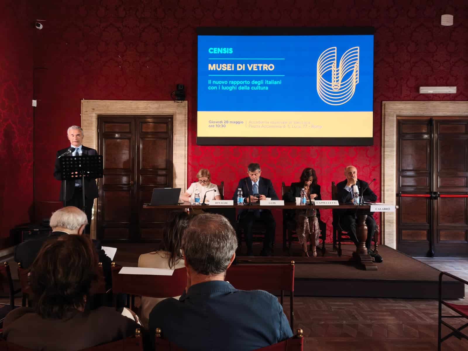 Musei di vetro, il Censis racconta il nuovo rapporto degli italiani con la cultura