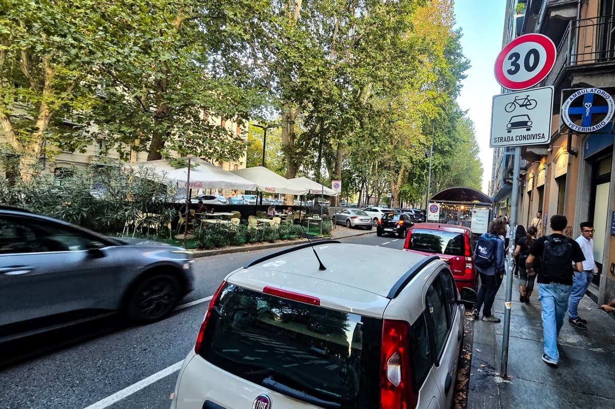 Il dramma di Nicolò, morto a 7 anni sulla strada condivisa di Vanchiglia: domani la cordata in bici dei genitori per la sicurezza [VIDEO]