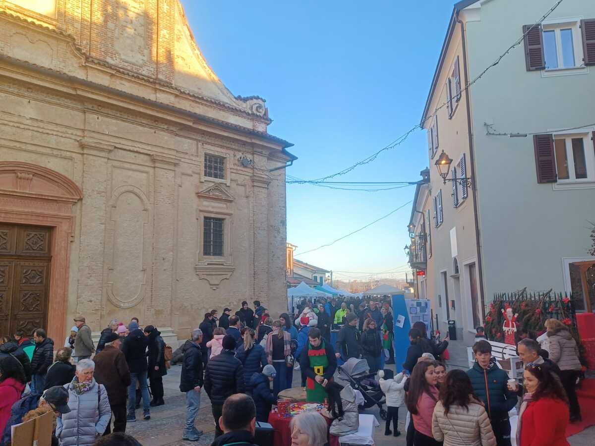 Pianfei accende il Natale con il tradizionale mercatino e le mongolfiere a tempo di musica