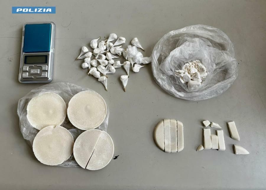 Market del crack in Corso Grosseto: arrestato un quarantenne