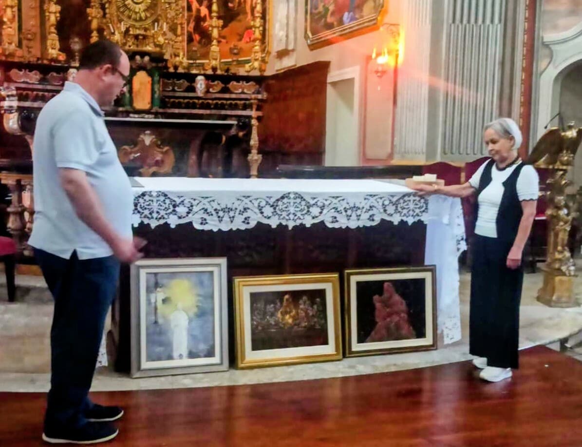 Neive accoglie le opere a tema sacro dell'artista Antonia Teotino
