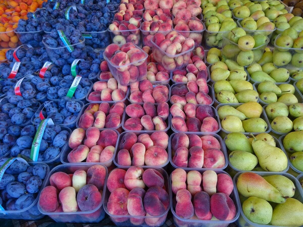 Frutta e verdura estiva: cosa mettere nel cestino della spesa per stare bene 