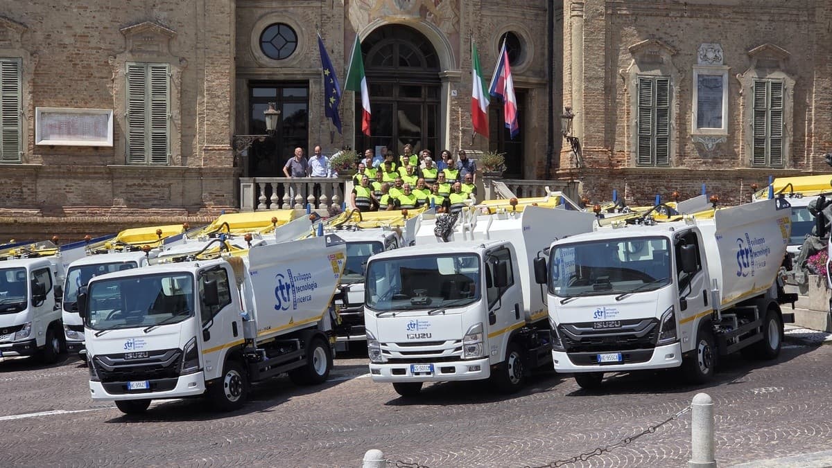 Bra, nuova flotta Str per l'igiene urbana. Il Coabser pronto a "internalizzare" il servizio anche negli altri 52 Comuni aderenti