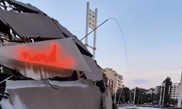 Riaccesa la fontana di Merz su corso Mediterraneo a Torino: era spenta da diversi anni