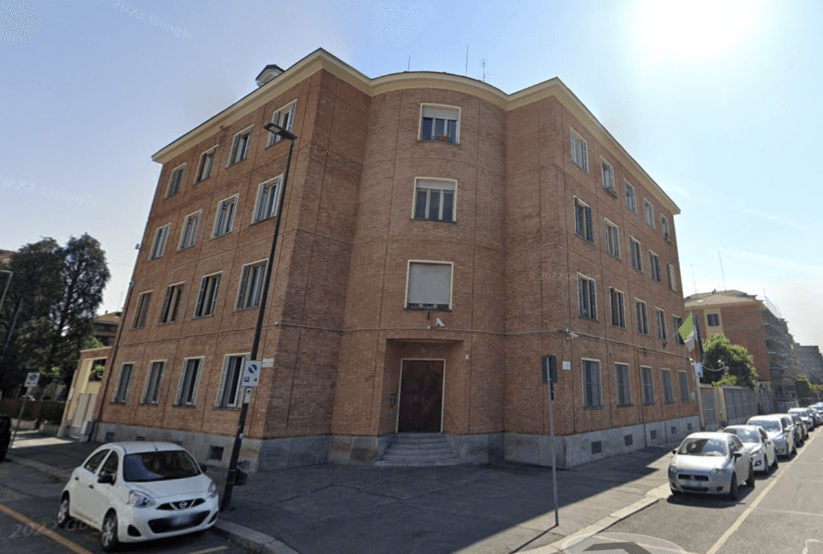 Va a denunciare un furto e trova la ladra in sala d’attesa: arrestata 52enne a Torino