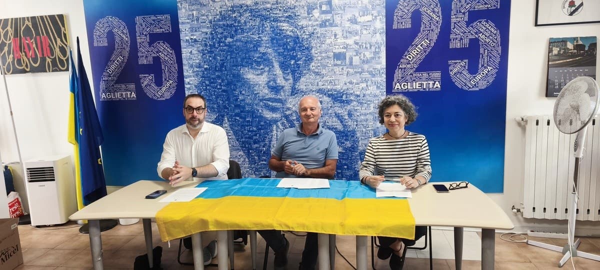 Le bombe russe distruggono i libri: arriva la proposta di ospitare l'Ucraina per il Salone del Libro