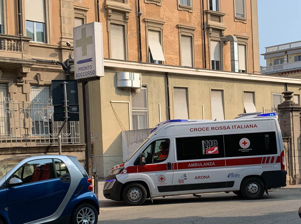 Grave infortunio sul lavoro alla Sarpom di Trecate: operaio investito da un mezzo pesante