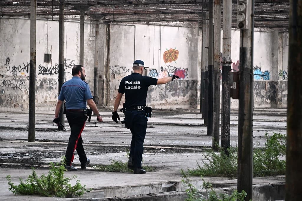 Biella, sequestrati ashish e un machete: controlli all'ex Lanificio Rivetti FOTO