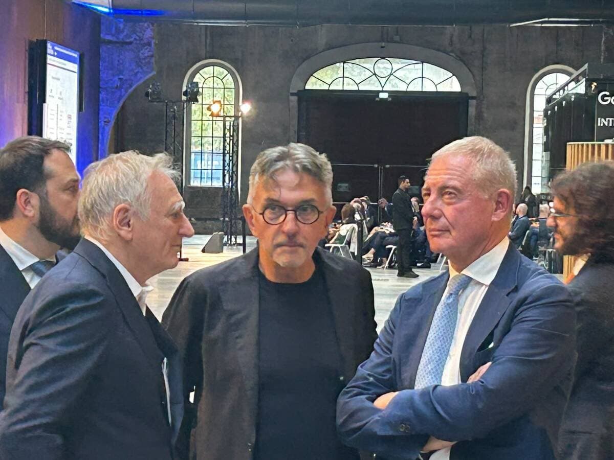 Il ministro Urso incorona Torino: "AI, robotica, aerospazio e Difesa: sta diventando una delle capitali industriali del Paese"
