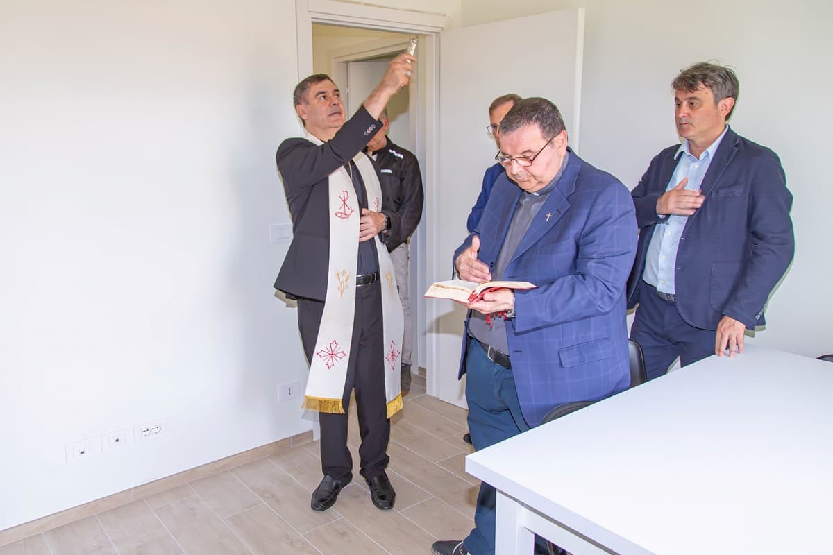 Nei locali della parrocchia di None due nuovi alloggi per emergenze abitative