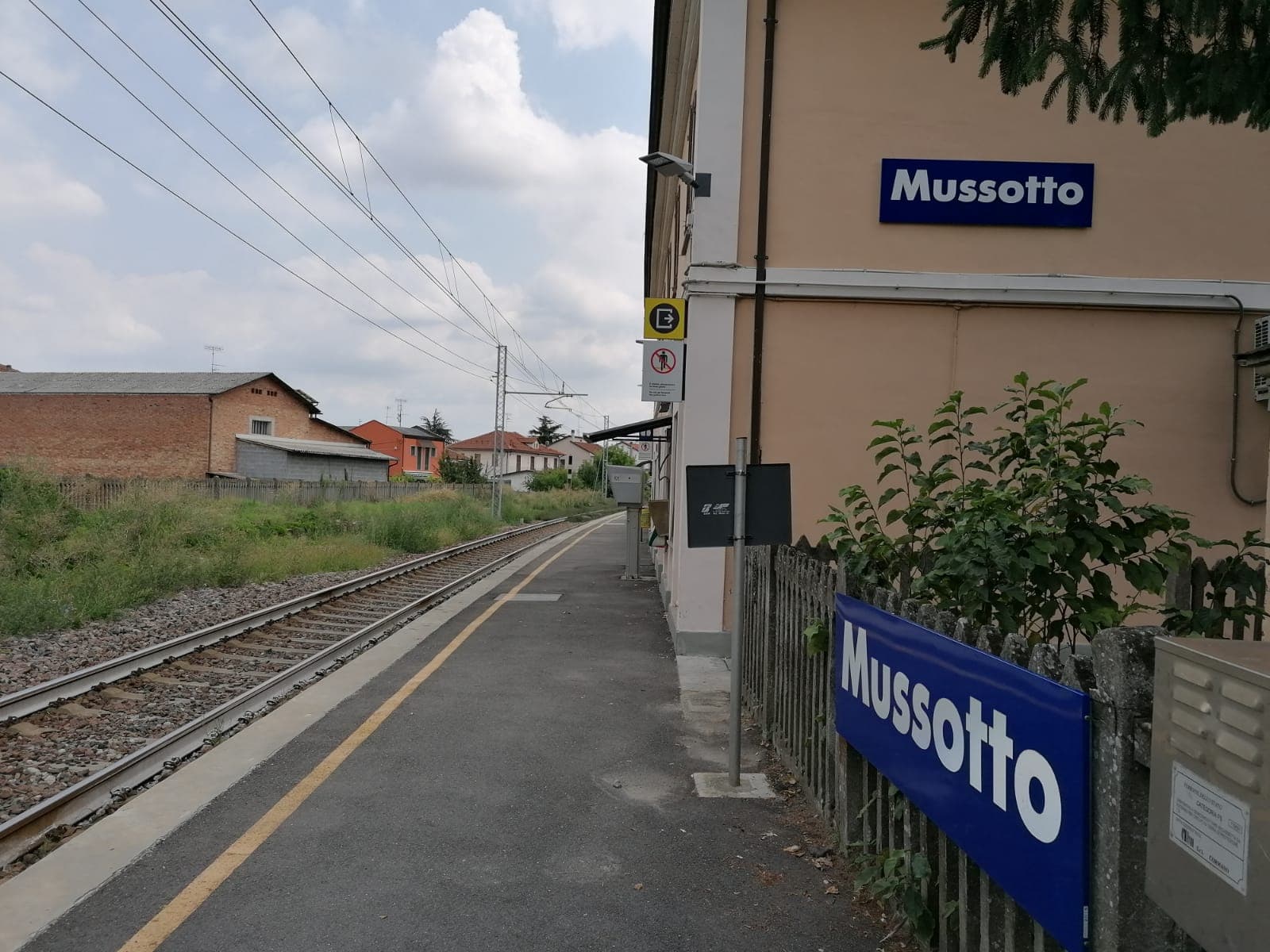 Disagi al passaggio a livello al Mussotto, il Comune  di Alba guarda oltre il guasto: “Serve un piano di ammodernamento della linea”