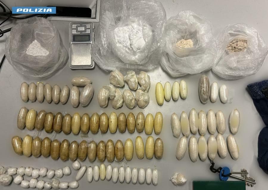 Avevano oltre un chilo di cocaina in casa: arrestati un uomo di 34 anni e uno di 36 a Barriera di Milano