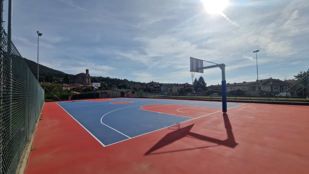 Nuova vita per l’area sportiva di via del Chiappo: primo campo ormai pronto per l’apertura