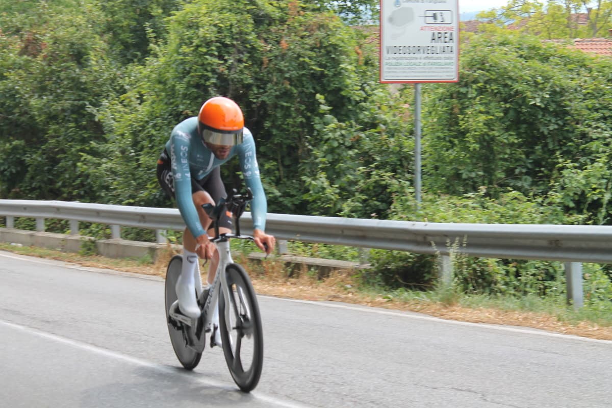 CICLISMO / Filippo Ganna sbaraglia la concorrenza nella Vicoforte-Barolo e conquista il titolo italiano a cronometro