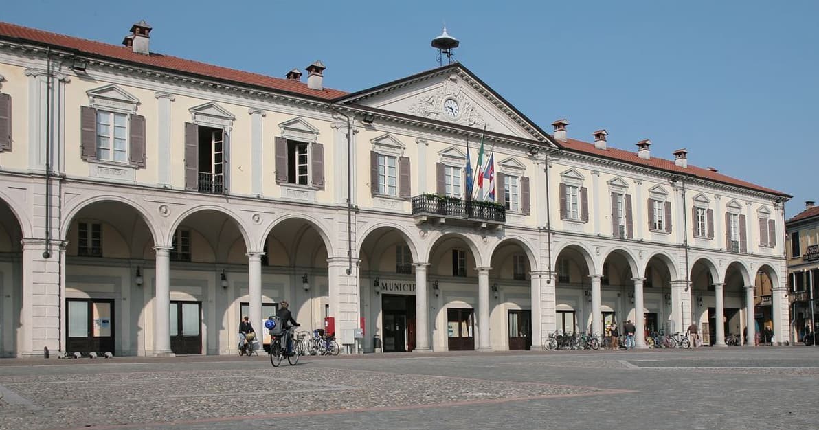 Trecate, la coalizione di Sacco passa al governo della città: presentata la nuova giunta