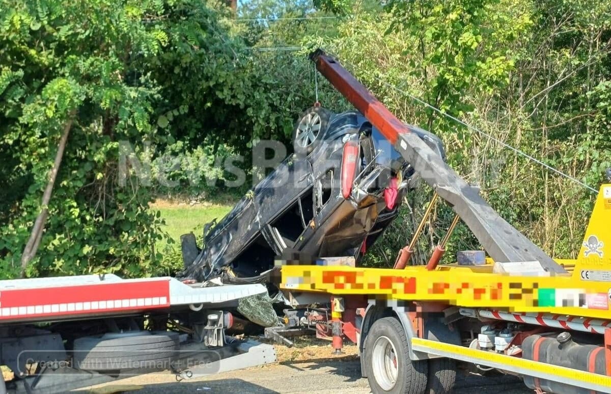 Tollegno, recuperata l'auto finita nel Rio Stono dopo l'incidente FOTO
