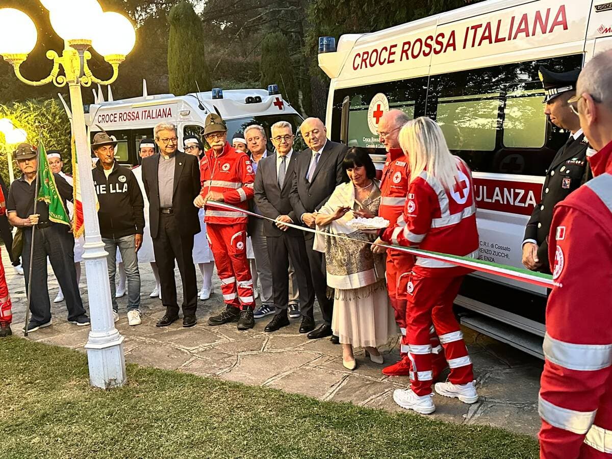 Cossato, una nuova ambulanza per la Croce Rossa FOTO