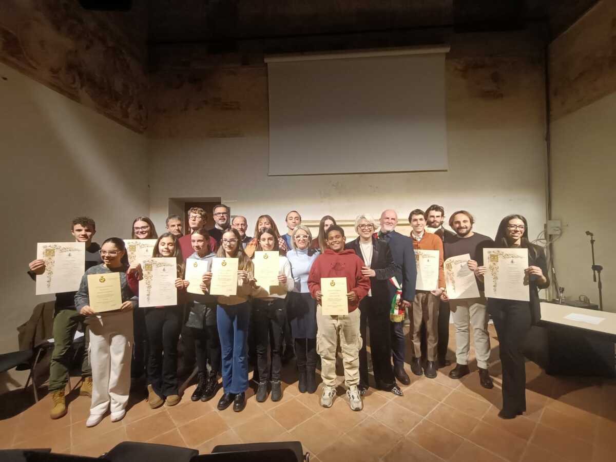 A Verrone la cerimonia per la consegna delle borse di studio FOTO