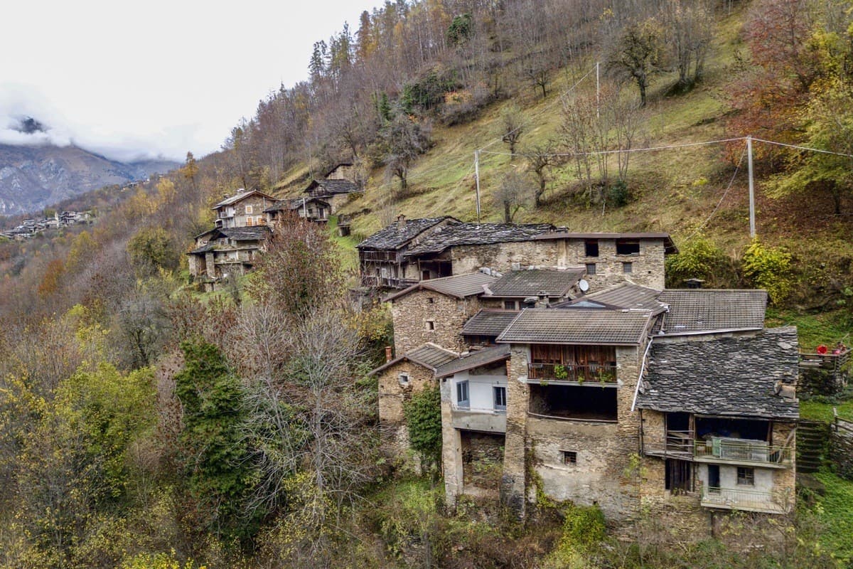 Celle di Macra e Macra, al Cantunal va in scena “Il segreto delle pietre” su Hans Clemer