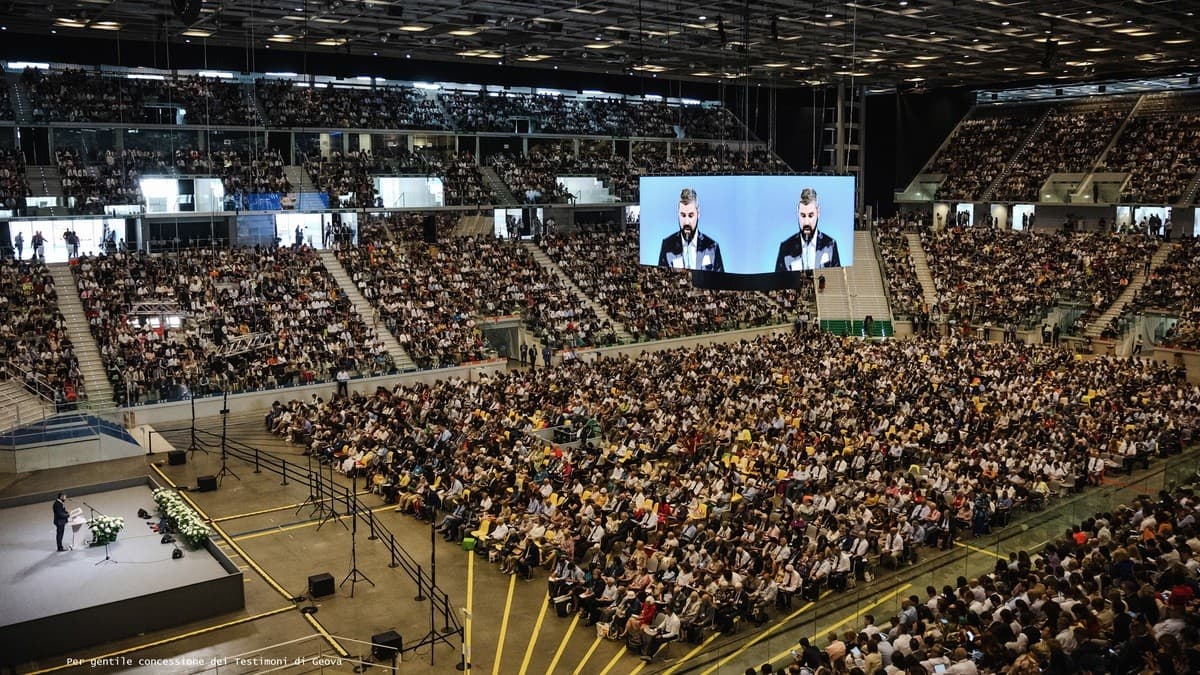 All'Inalpi Arena di Torino "Felici sempre", il congresso regionale  dei Testimoni di Geova 
