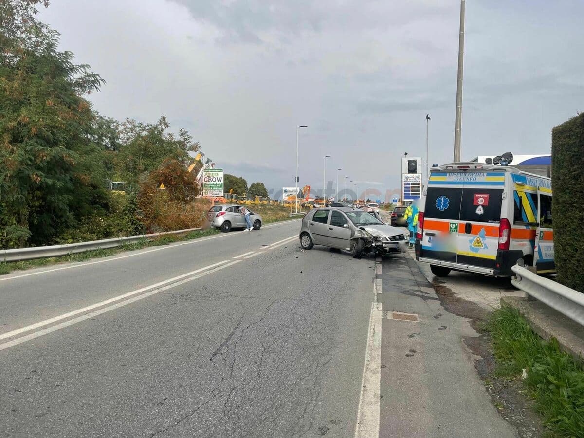Incidente e traffico paralizzato alle porte di Cuneo, in direzione di Mondovì
