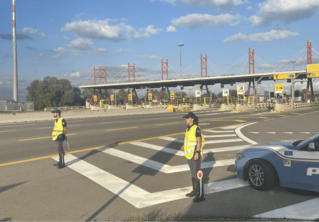 Dal Nord Ovest - Contromano per dieci chilometri sull’A26, fermata un’ultraottantenne
