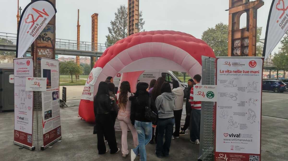 Parco Dora, al Villaggio per il Cuore 380 studenti imparano a salvare la vita con forze dell'ordine, forze armate e volontari