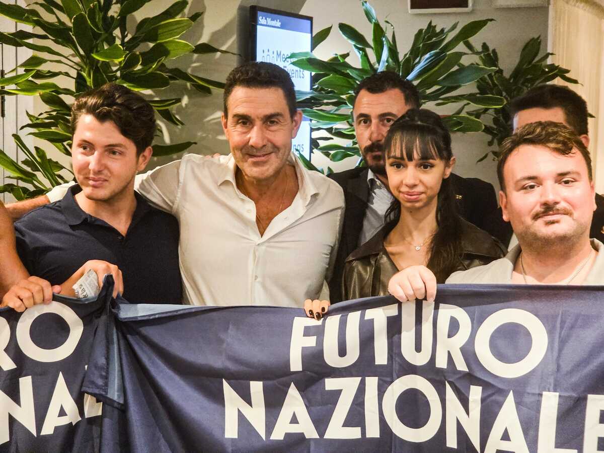 Vannacci "spoglia" con l'AI Matilde Siracusano, polemiche anche a Torino 