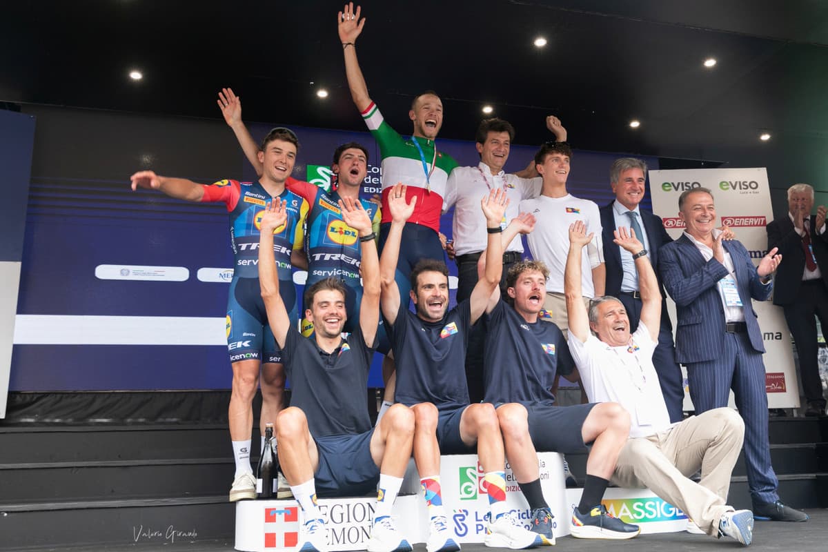 CICLISMO / Jonathan Milan infiamma Cuneo, la volata finale e le premiazioni negli scatti di Valerio Giraudo [FOTO]