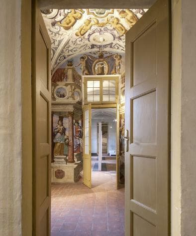"Realismo arcano": a Palazzo Salmatoris di Cherasco le opere dell'artista Mirko Andreoli
