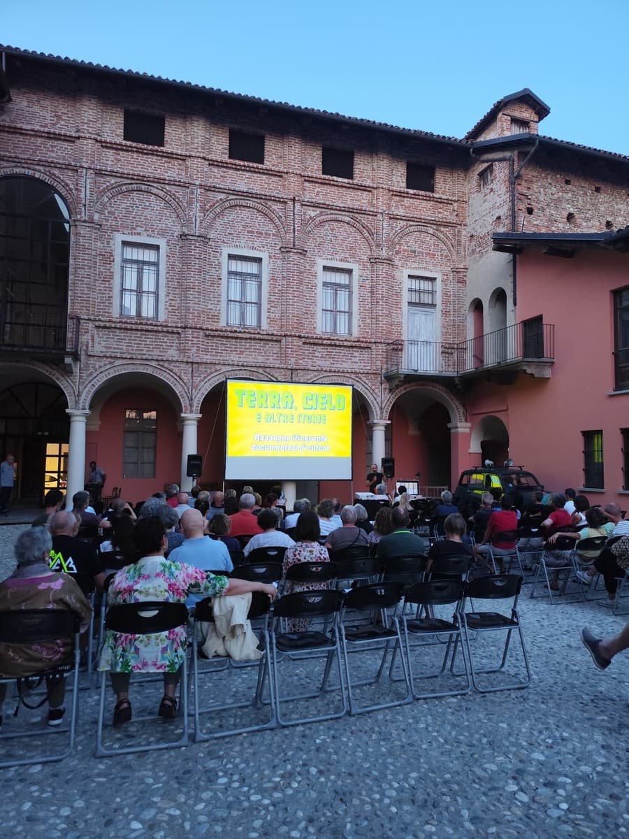 Cherasco, due serate di cinema all’aperto con i docufilm di Remo Schellino
