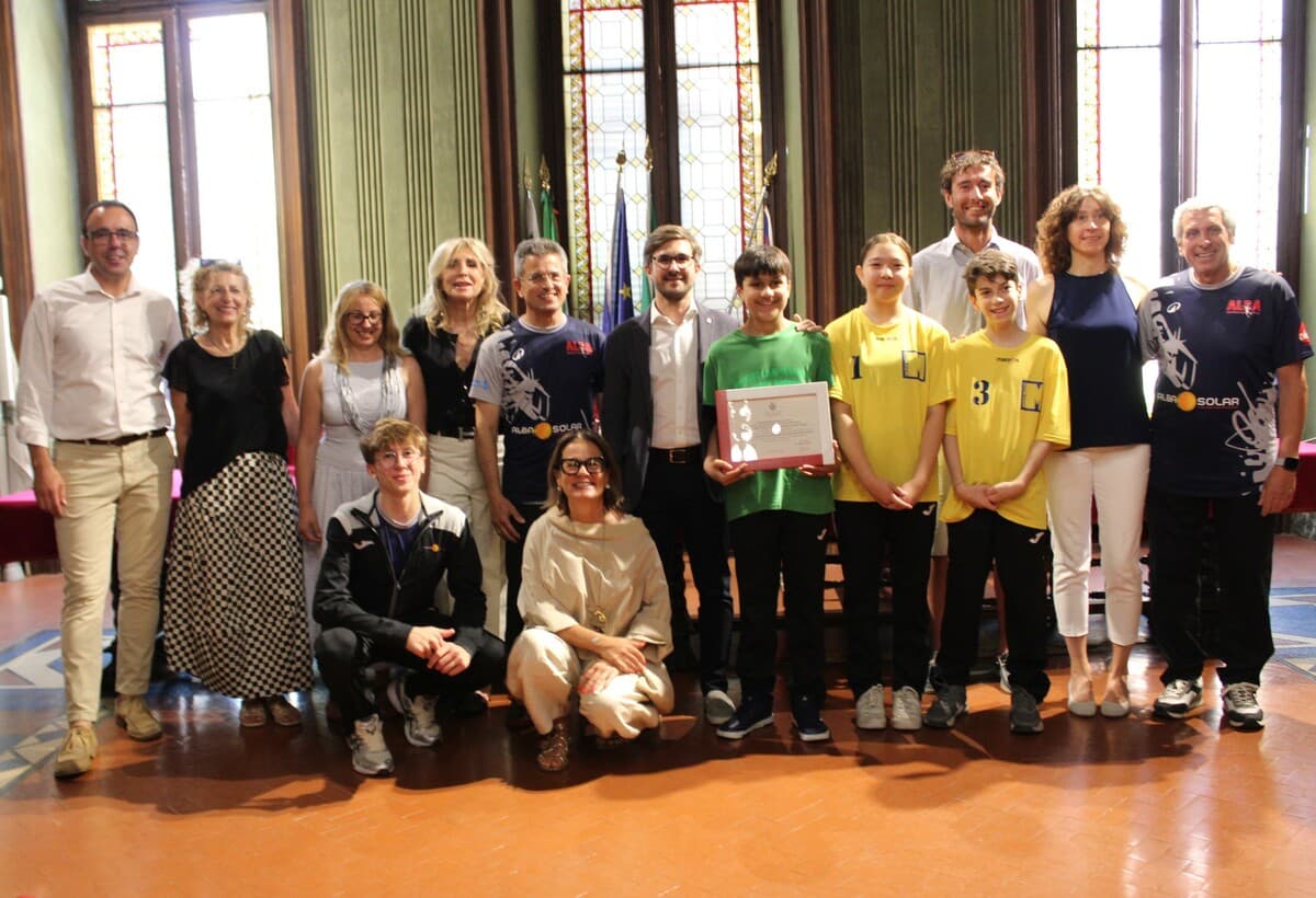Asd Alba Shuttle Badminton campioni nazionali dei Nuovi Giochi della Gioventù, la targa di riconoscimento in Comune