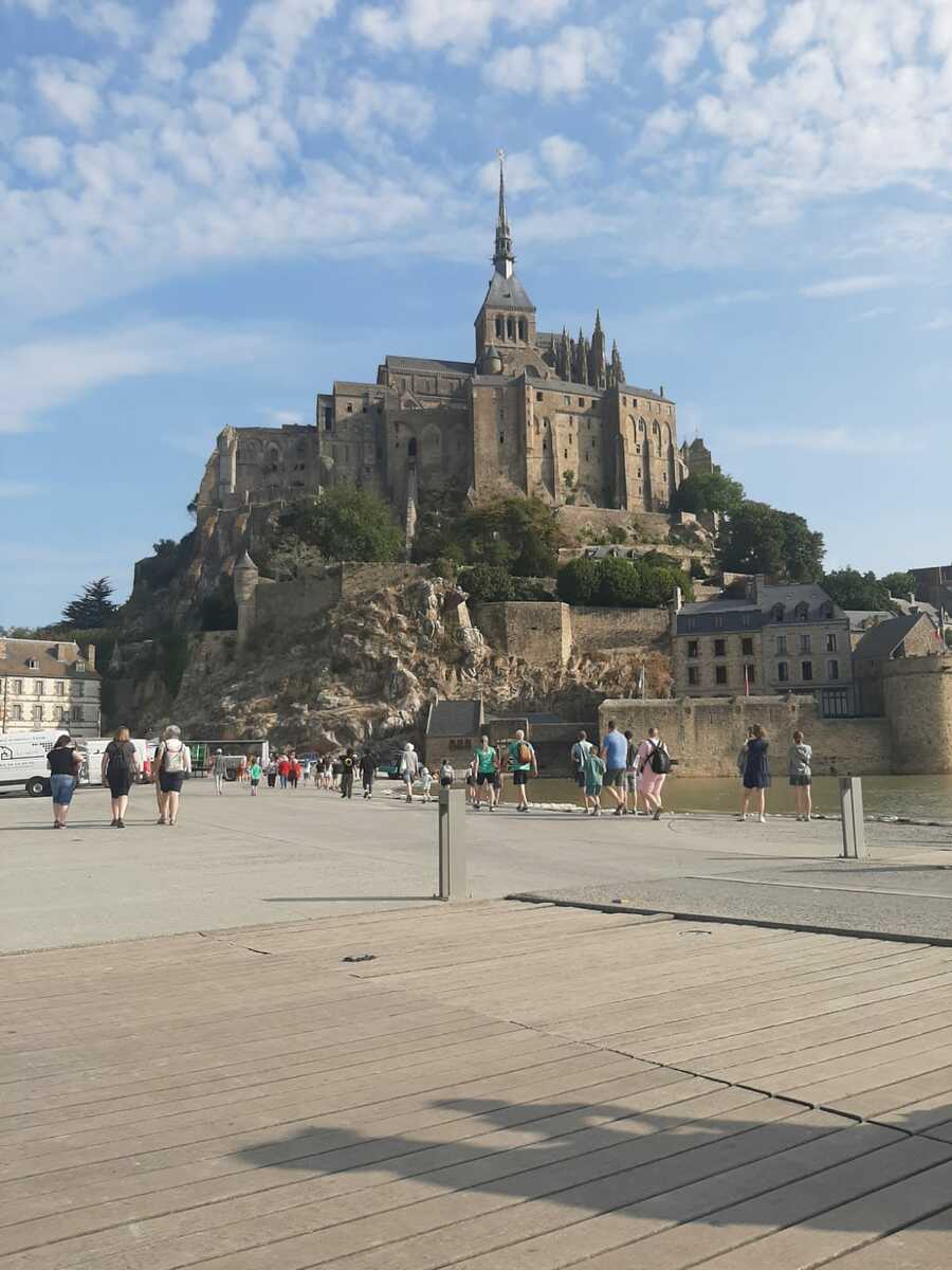 Un viaggio a Mont-Saint-Michel per celebrare la Giornata Mondiale del Turismo