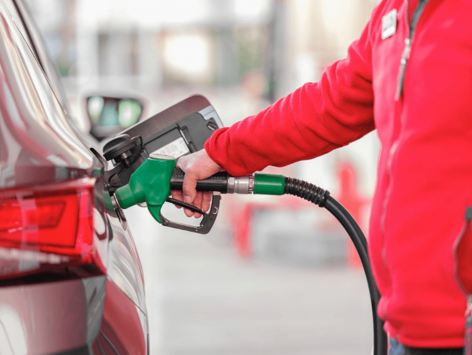 Biella, prezzi più bassi ai distributori ma il carburante è esaurito