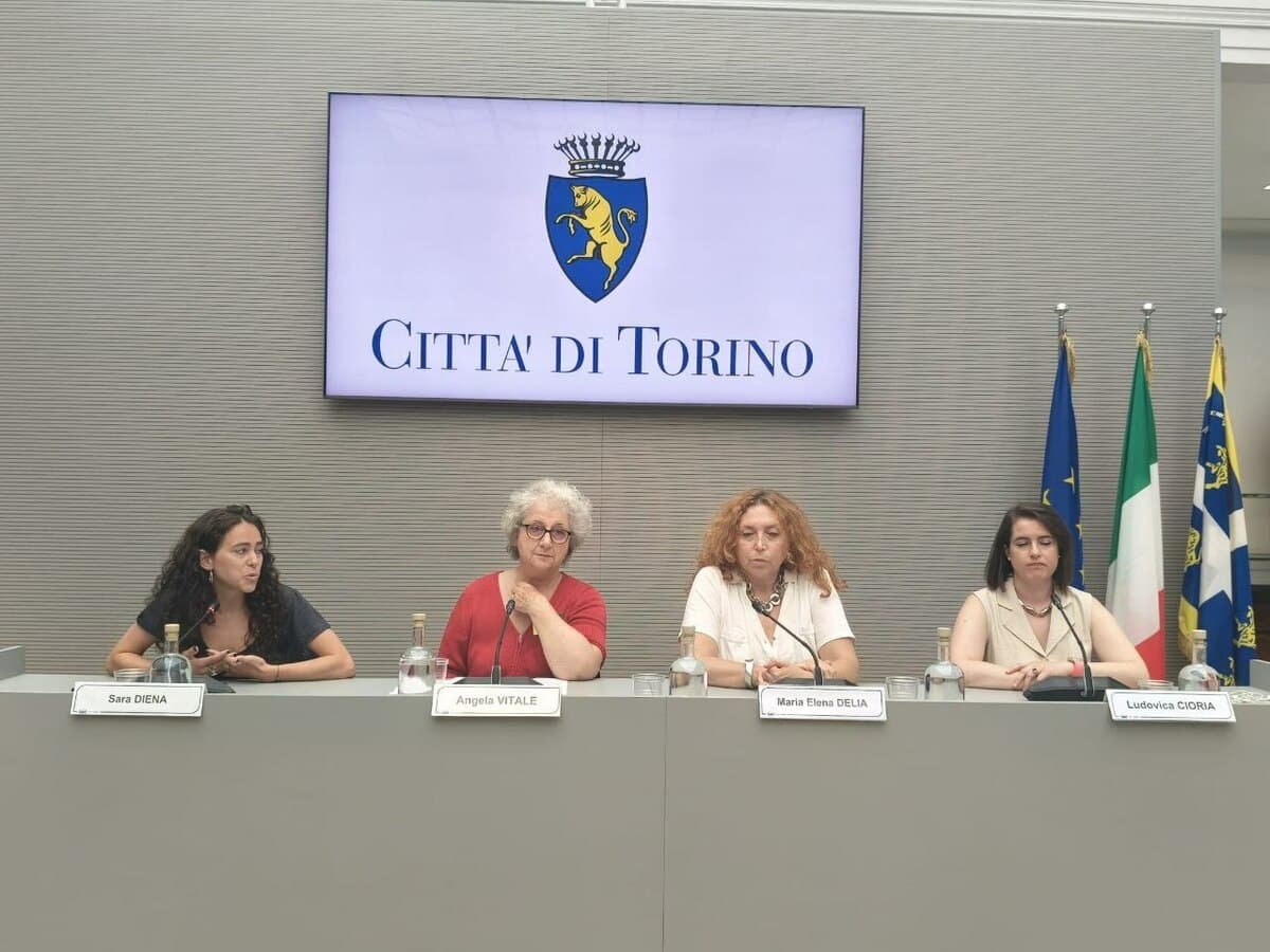 Attivisti per Gaza fermati in Libia, Torino si mobilita per la liberazione di Dina e Domenico 
