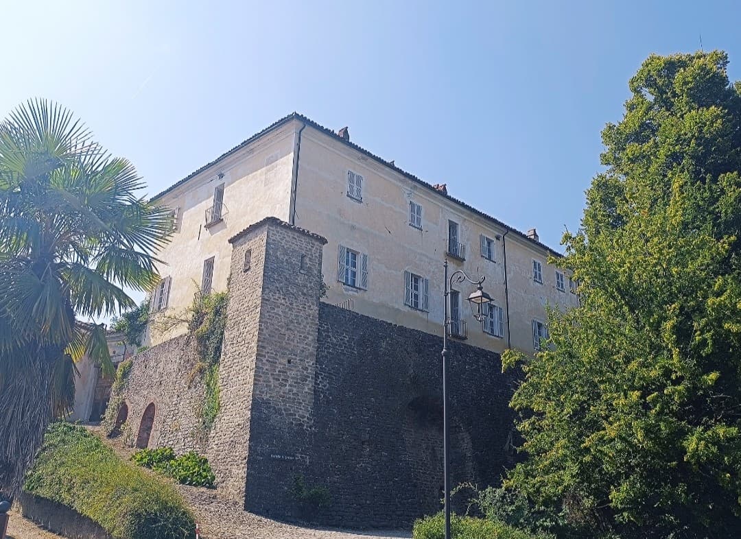 Al castello di Perno sulle tracce di Natalia Ginzburg