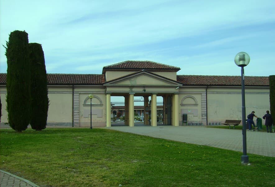 Alba, orario estivo per i cimiteri cittadini