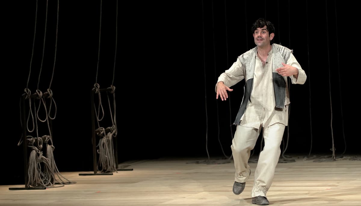 Il Teatro Stabile apre la stagione con "Lu santo jullare Francesco" di Dario Fo e Franca Rame