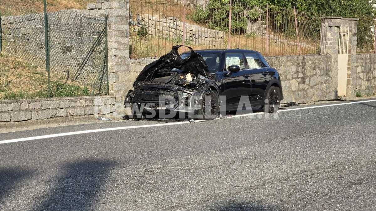 Sagliano Micca, scontro tra auto sulla SP 100 FOTO
