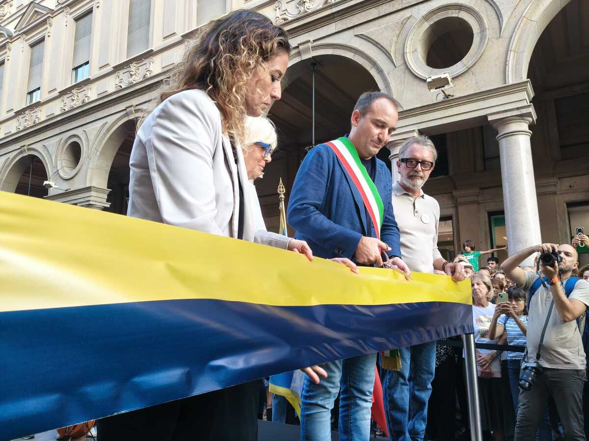 Un fiume di persone festeggia la nuova via Roma: "Sarà il nostro red carpet"  [FOTO E VIDEO]