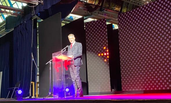 Festival Ex Machina a Ivrea, il ministro Giuli: “Il modello Olivetti è una bussola per il futuro dell’Italia”