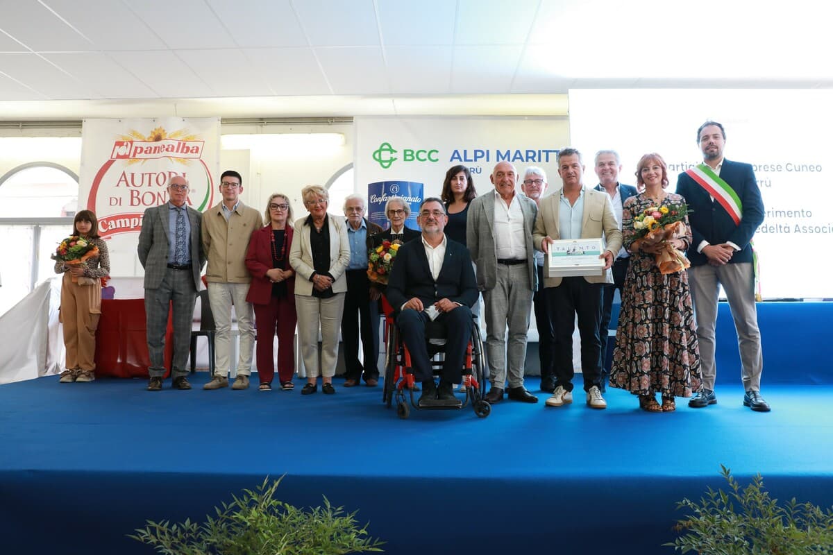 Carrù, Confartigianato premia le imprese iscritte da più anni [VIDEO]