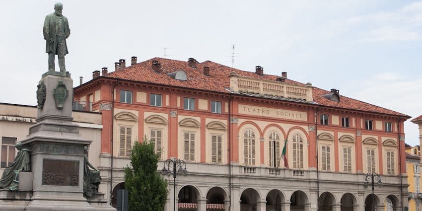 Biella, incontro letterario al Circolo Sociale: si parla delle ultime imperatrici