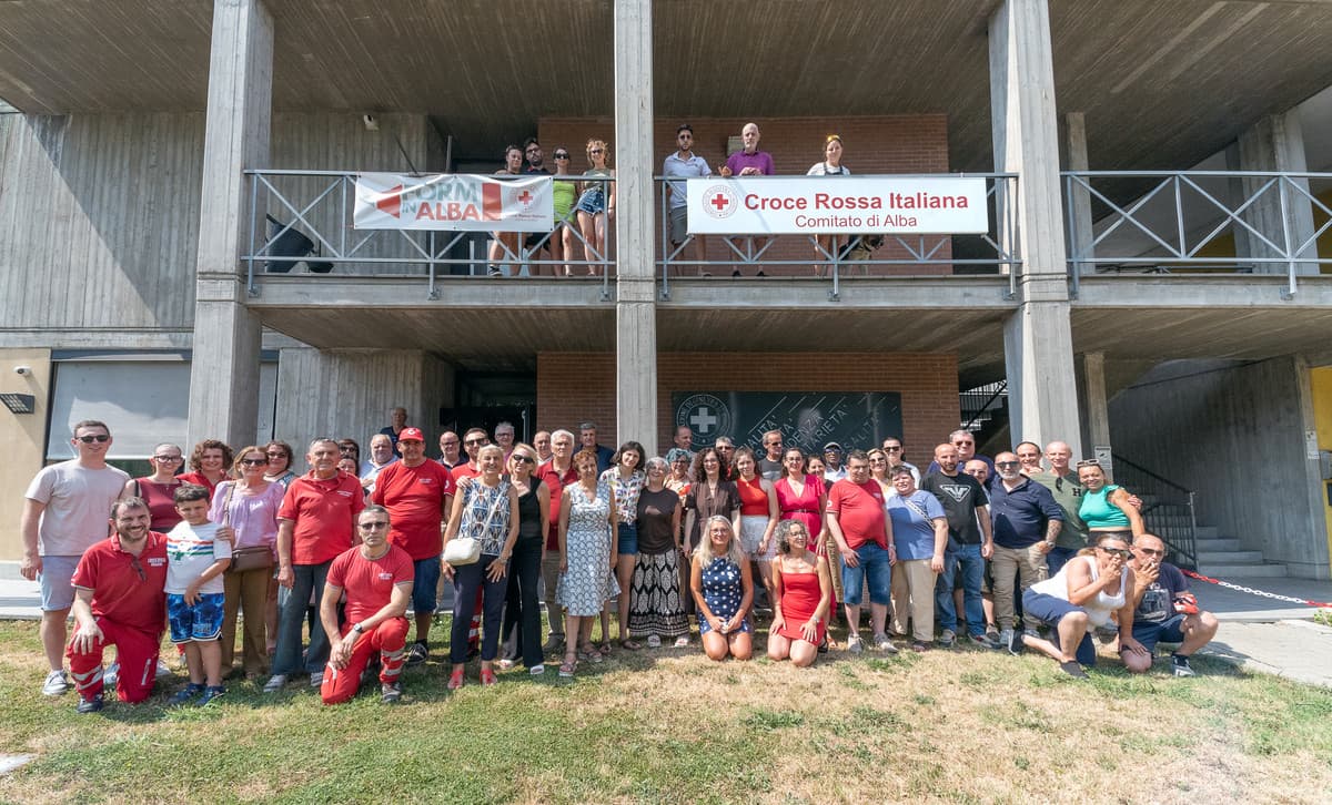 Grande partecipazione alla Festa dei Volontari della Croce Rossa di Alba: una giornata per ringraziare chi è al servizio della comunità