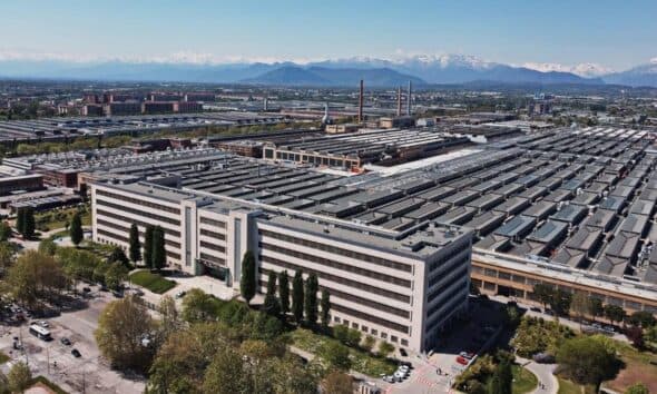 Stellantis, allarme Fiom su Mirafiori: “Quattro settimane di stop in estate, il futuro preoccupa”