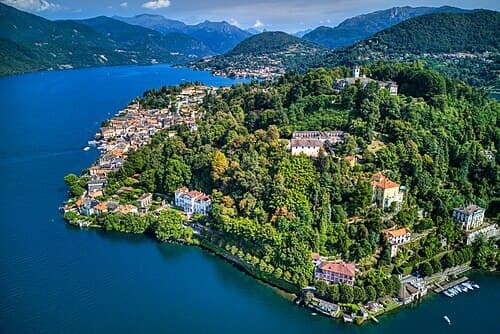 “In cammino per la pace”, sul Lago d'Orta torna la marcia dal Monte Mesma al Sacro Monte