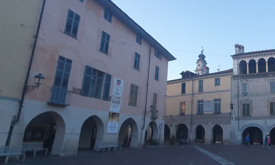 Racconigi, ago e filo per unire le differenze: un'opera collettiva aperta a tutti